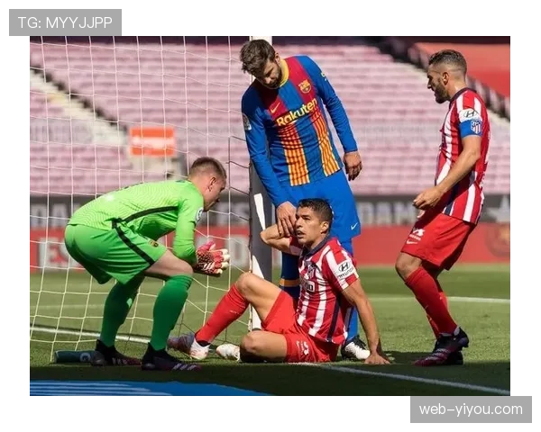 “巴萨训练课重点演练定位球防守,应对皇马高空优势” “巴萨训练课重点演练定位球防守,应对皇马高空优势”